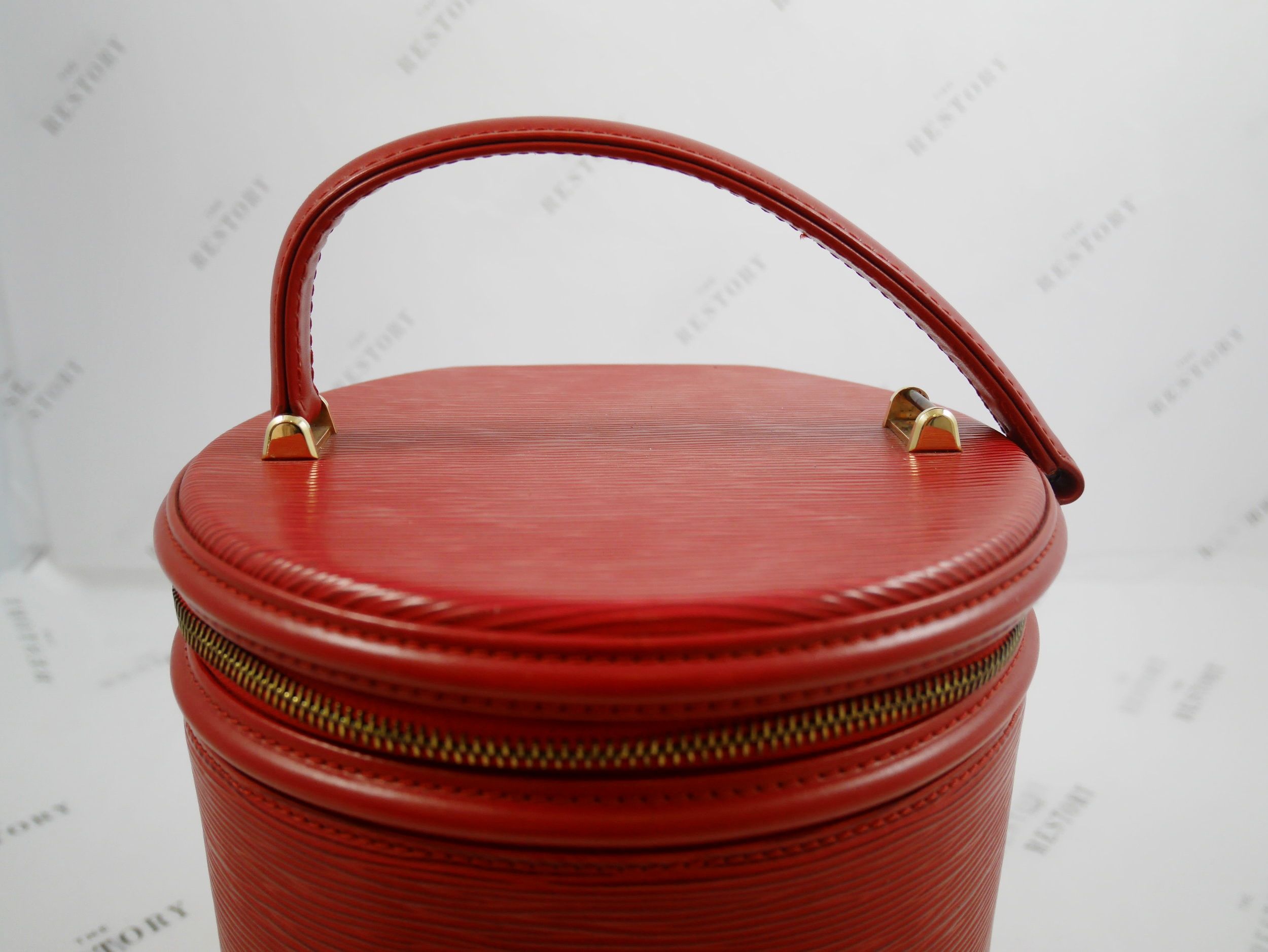 Pre-loved Vintage Authentic Louis Vuitton Red Epi Leather Cannes
