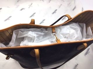 Expert Refurbishment For LOUIS VUITTON NEVERFULL DAMIER MM: Repairing  Cracked Leather & Restoring Shape - Reeluxs Bag Spa Specialist Malaysia