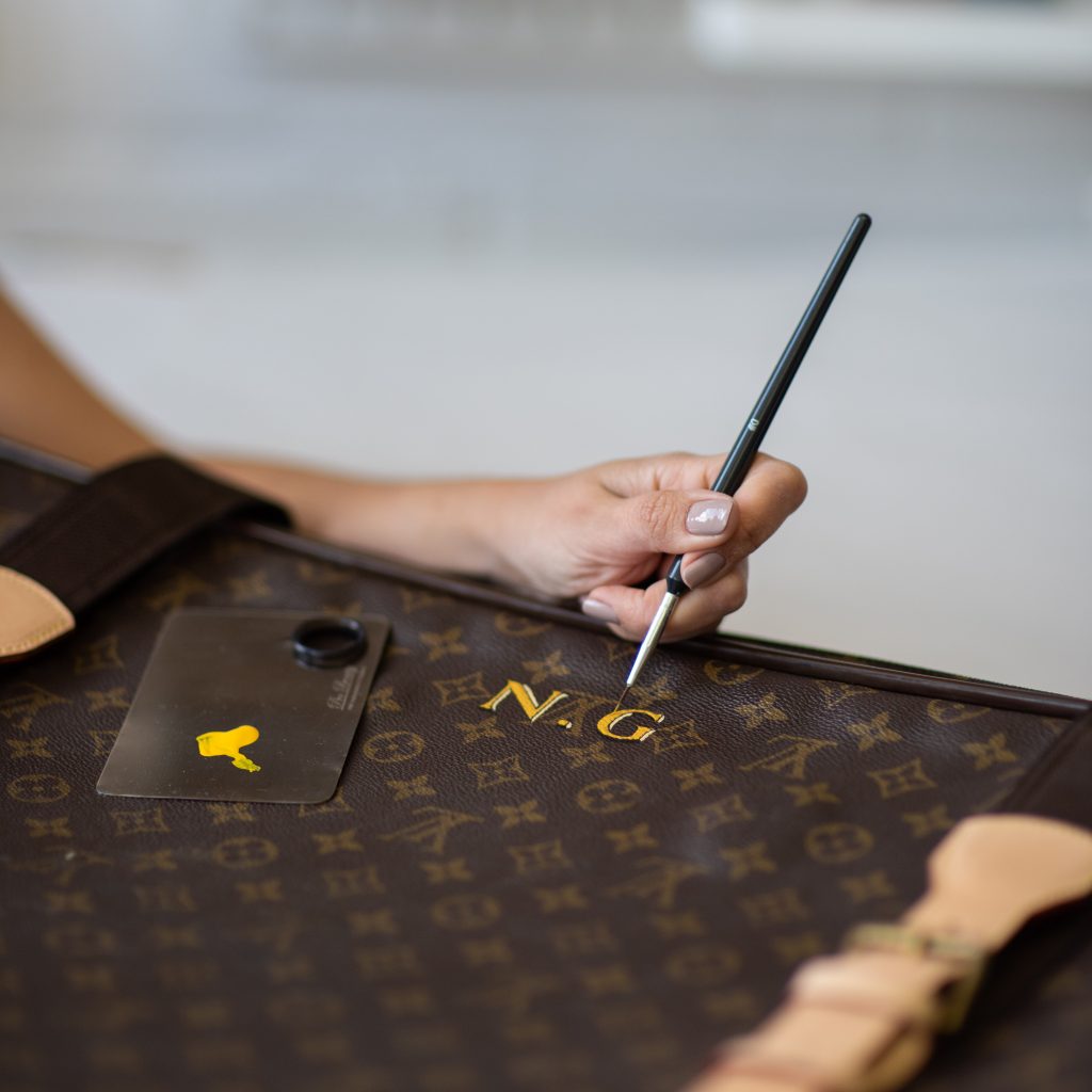 Louis Vuitton undoing the ribbon! #vuitton 